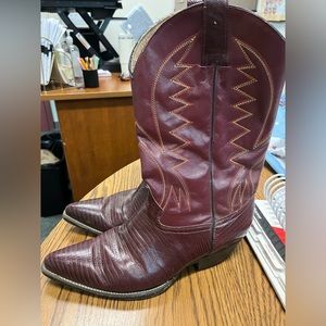 Burgundy/red men’s snakeskin vintage cowboy boots